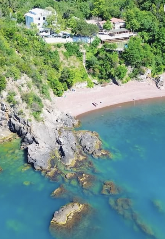 Sâdef Akkonak ve Karadeniz kıyısından görünüm